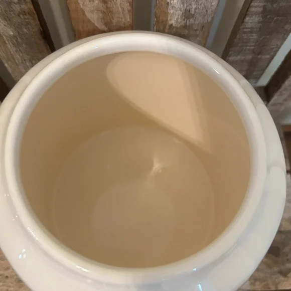 Rae Dunn Dimply Cookie Jar 2017/2018 - Picture 4 of 6